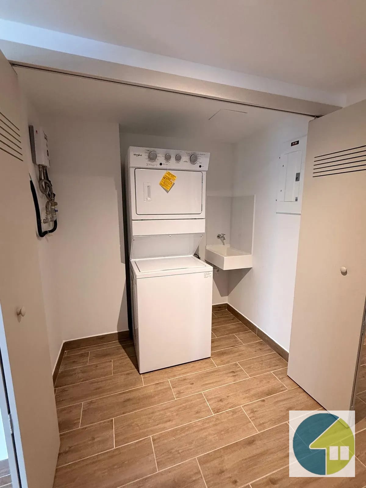 APARTAMENTO PARA ESTRENAR 2 dormitorios 2 parqueos — Apartamento en Alquiler en Zona 4, Guatemala, Ciudad — foto 8 de 13
