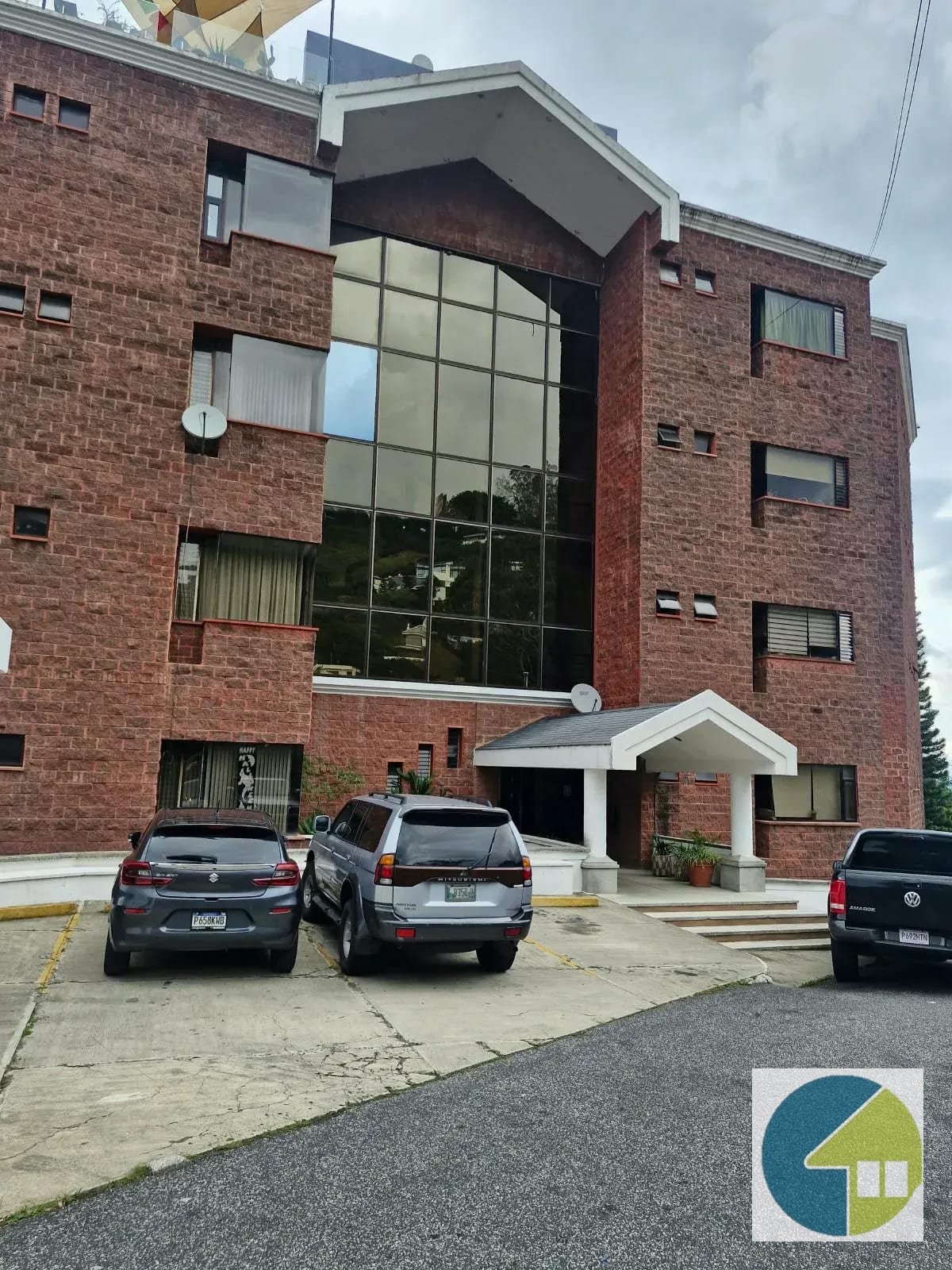 Fachada — 🏙️✨ ¡vive con Elegancia y Disfruta de Impresionantes Vistas en Lomas — Apartamento en Alquiler en Carretera a El Salvador, Guatemala, Ciudad — foto 1 de 13