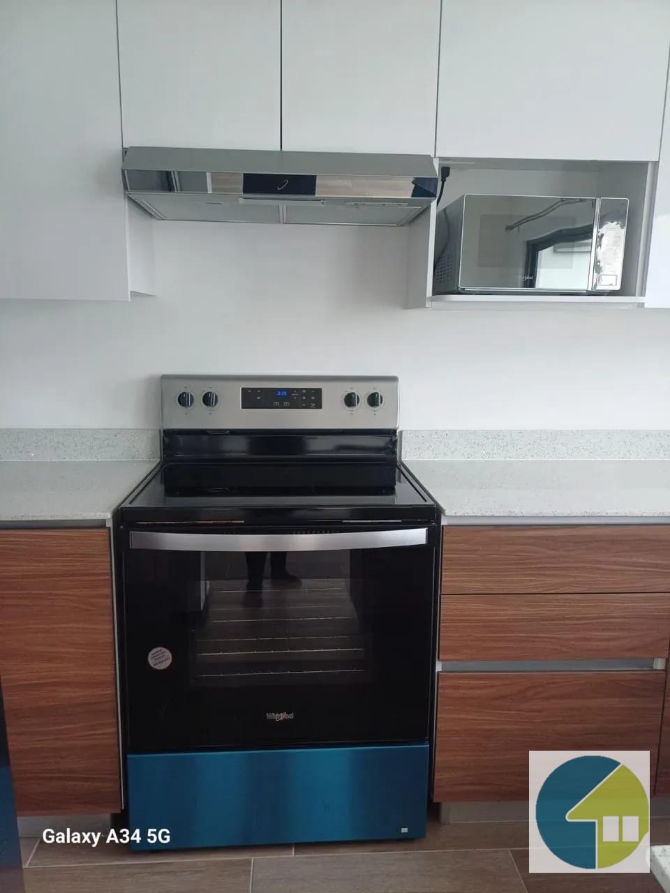 Cocina — Apartamento en Renta en Zona 14 – Segheria — Apartamento en Alquiler en Segheria, Zona 14, Guatemala, Ciudad — foto 4 de 11