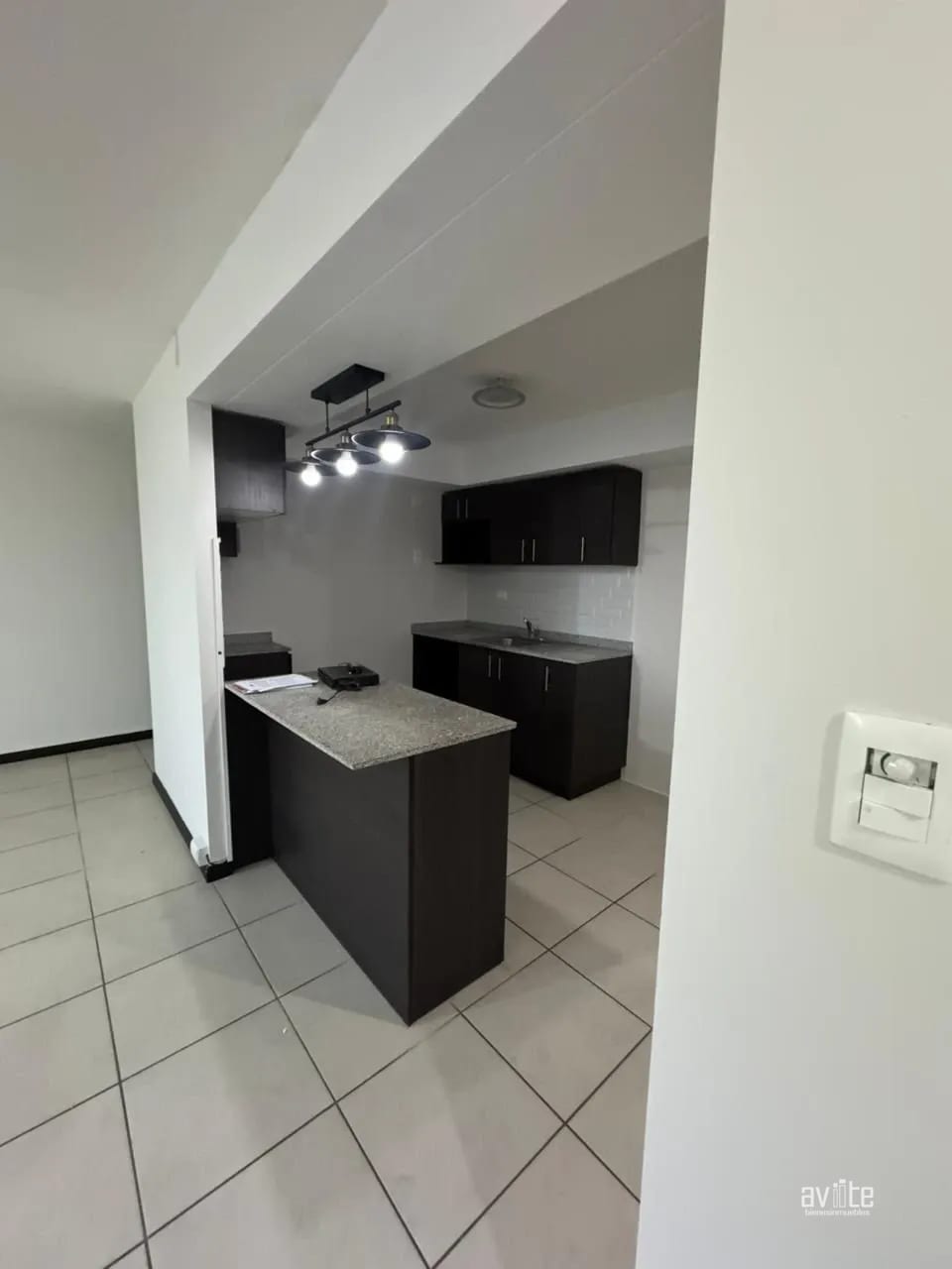 Apartamento nivel medio, Condado Naranjo en alquiler. — Apartamento en Venta en Condado Naranjo, Zona 4 Mixco, Guatemala, Ciudad — foto 1 de 11