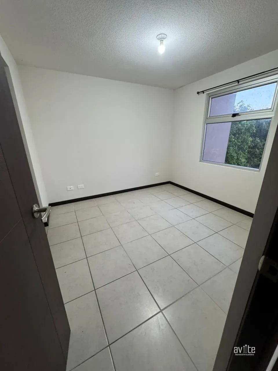 Apartamento nivel medio, Condado Naranjo en alquiler. — Apartamento en Venta en Condado Naranjo, Zona 4 Mixco, Guatemala, Ciudad — foto 6 de 11