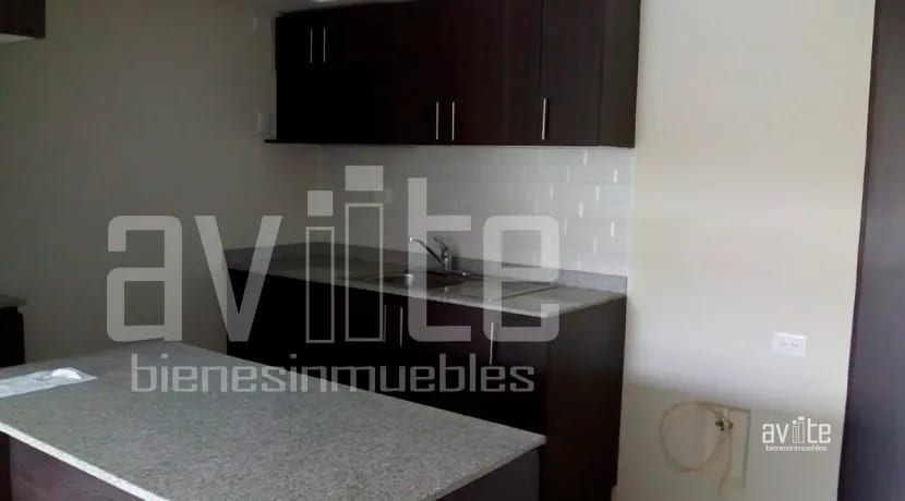 Apartamento con jardín, en alquiler. Condado Naranjo — Apartamento en Alquiler en Condado Naranjo, Zona 4 Mixco, Guatemala, Ciudad — foto 9 de 11