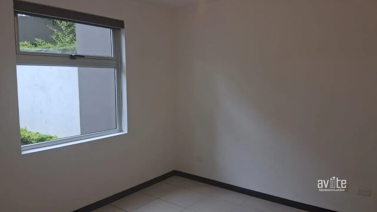 Apartamento con jardín de 2 habitaciones en Condado Naranjo, Alegría — Apartamento en Alquiler en Condado Naranjo, Zona 4 Mixco, Guatemala, Ciudad — foto 8 de 13