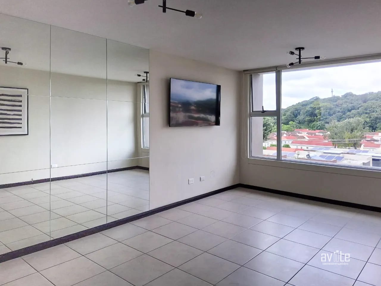 Condado Naranjo, Alegría. 3 habitaciones, 2 baños, 2 parqueos. — Apartamento en Alquiler en Condado Naranjo, Zona 4 Mixco, Guatemala, Ciudad — foto 1 de 12