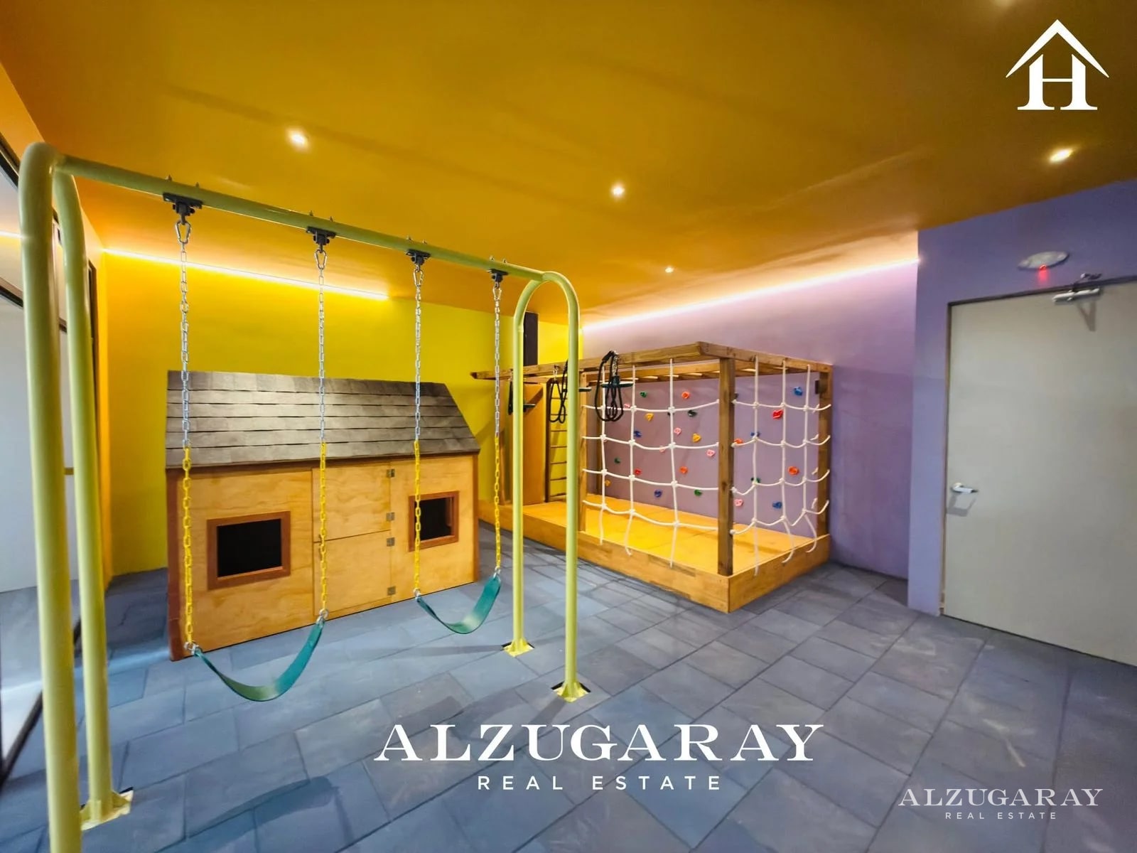 PENTHOUSE CON VISTA - 2 HAB. / EDIF. ZONA 15 - 12
