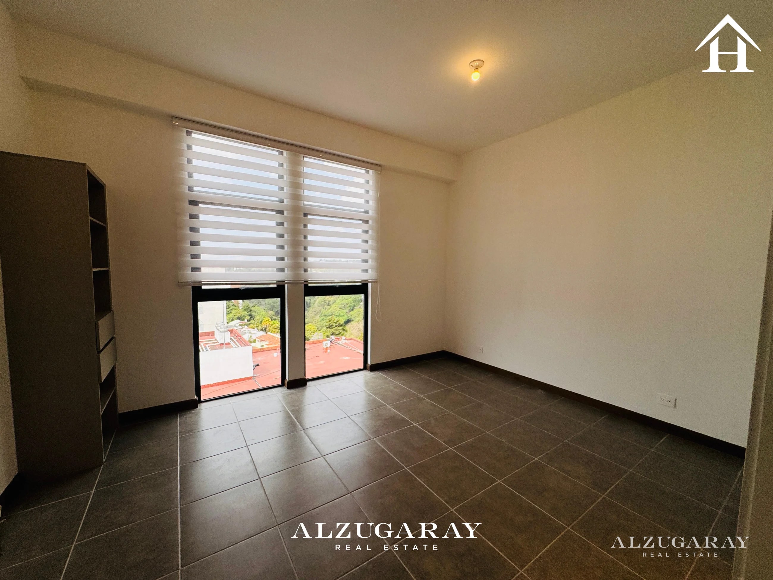 PENTHOUSE CON VISTA - 2 HAB. / EDIF. ZONA 15 - 6