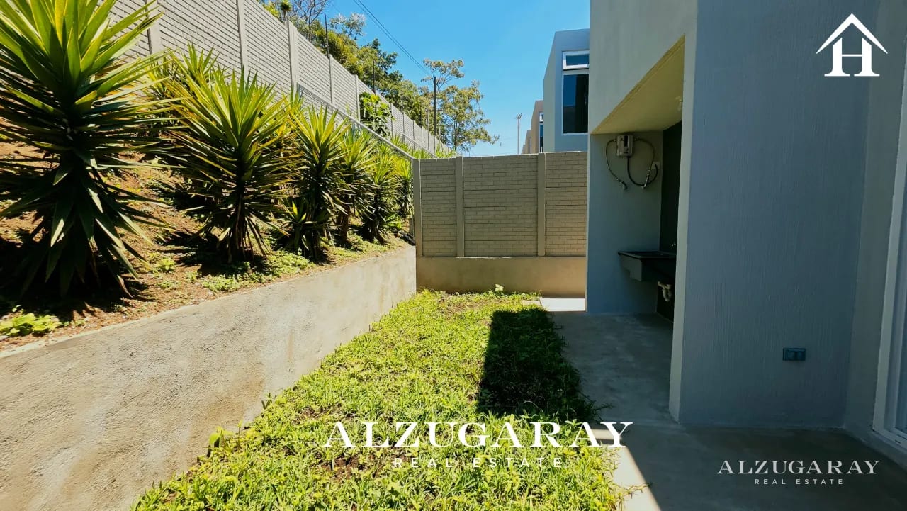 CASA 2 NIVELES CON JARDÍN -3 HAB. / RUTA A STA. ELENA BARILLAS — Apartamento en Alquiler en Villa Canales, Guatemala, Ciudad — foto 2 de 8