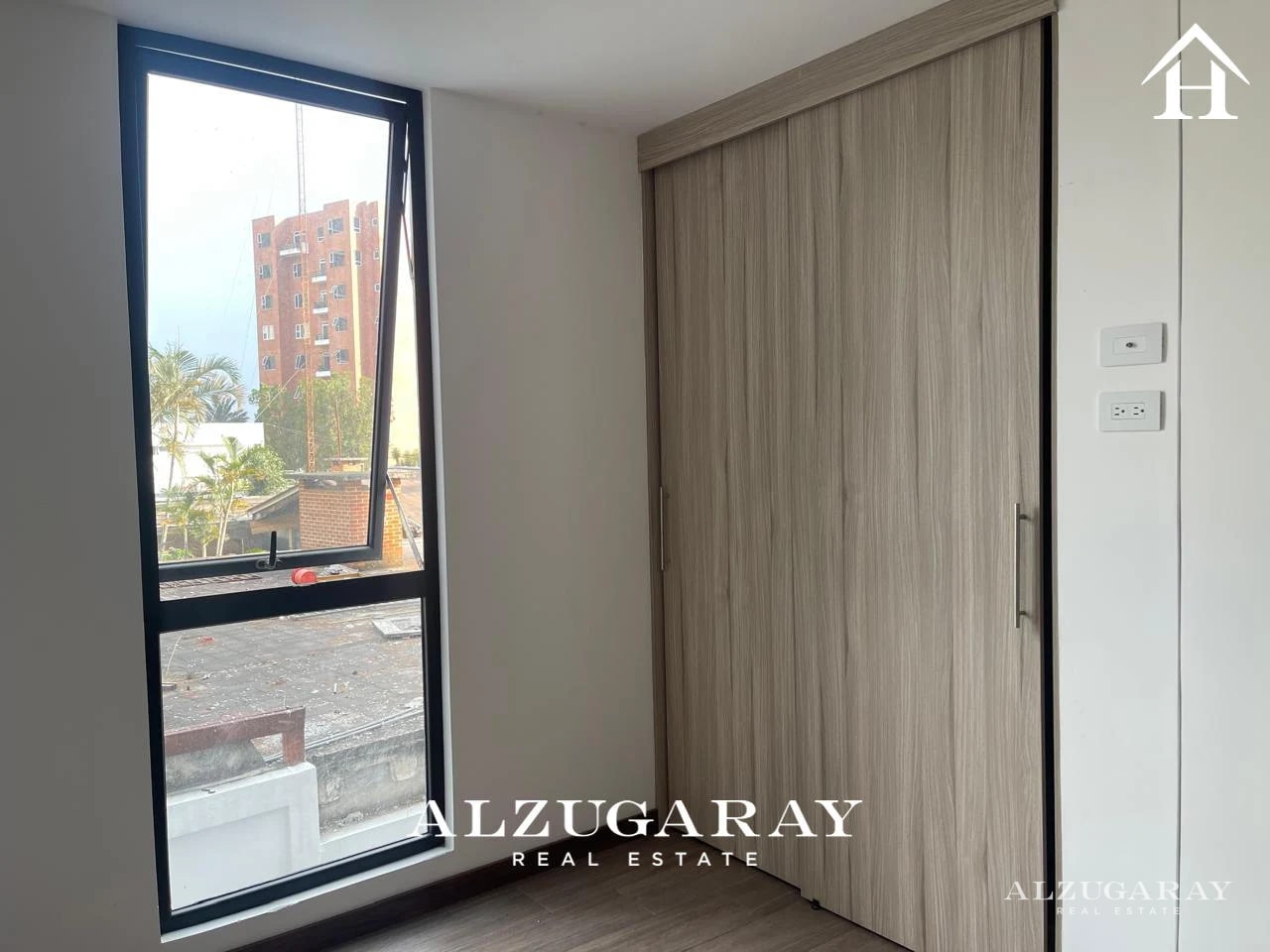 APTO. SEMI AMUEBLADO - 2 HAB. / TORRE MILEA Z.13 — Apartamento en Alquiler en Zona 13, Guatemala, Ciudad — foto 4 de 14
