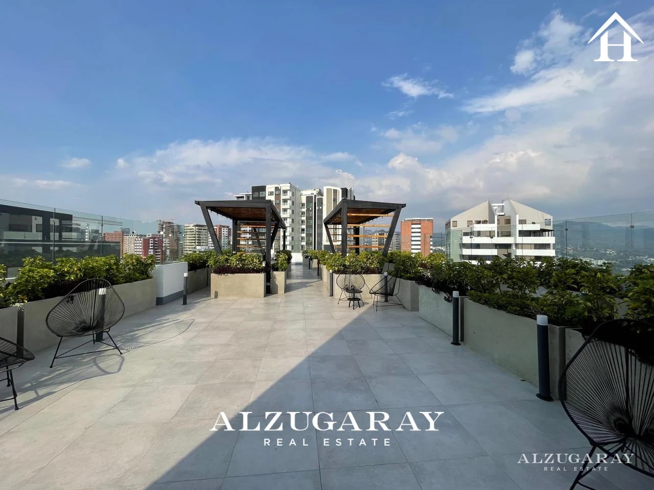 APTO. SEMI AMUEBLADO - 2 HAB. / TORRE MILEA Z.13 — Apartamento en Alquiler en Zona 13, Guatemala, Ciudad — foto 12 de 14