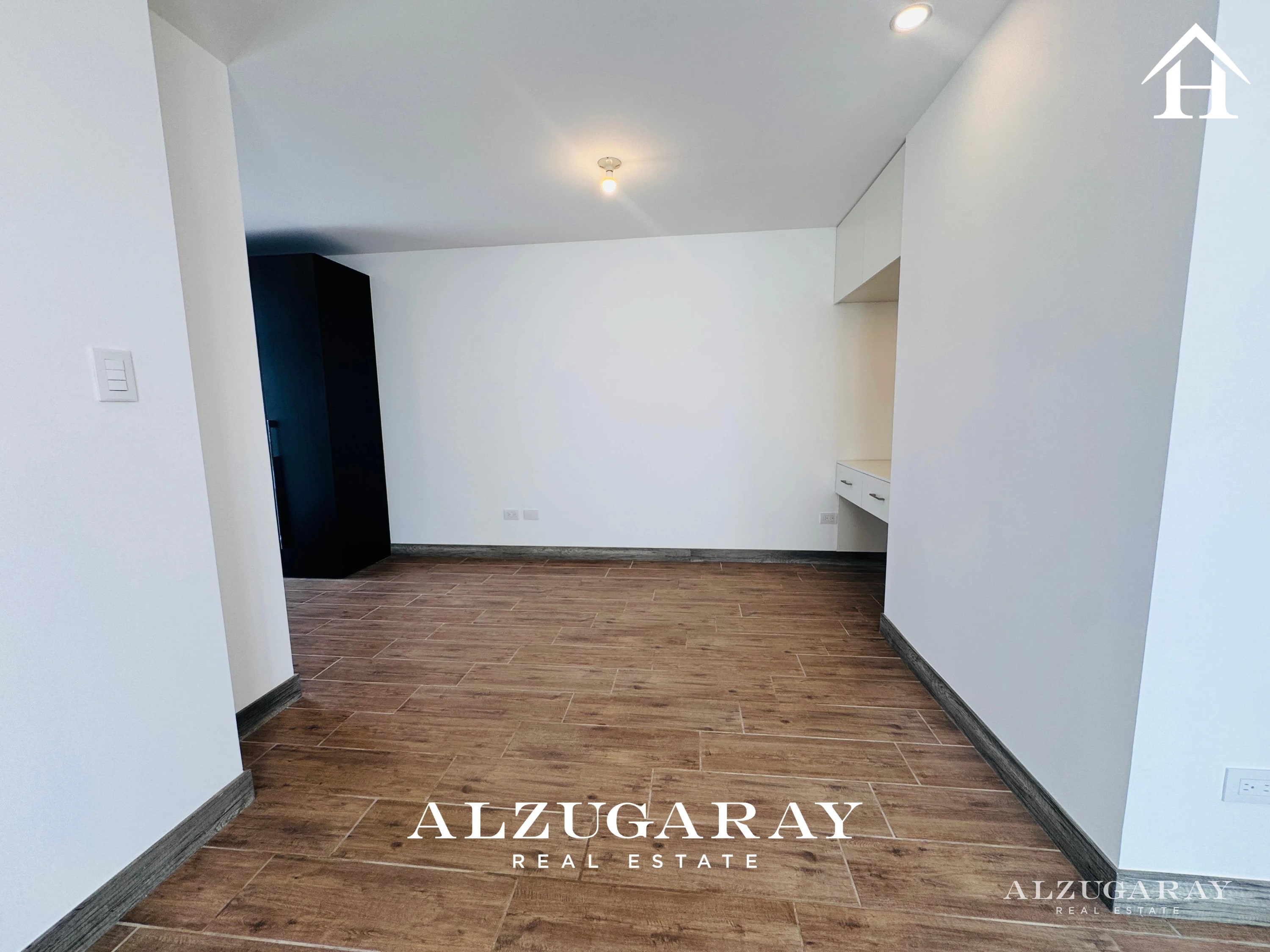 APTO. MODERNO E ILUMINADO - 1 HAB. / EDIFICIO ZONA 15 — Apartamento en Alquiler en Zona 15, Guatemala, Ciudad — foto 4 de 11