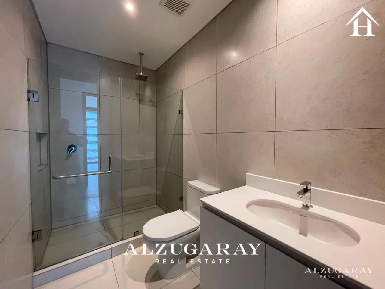 Apartamento en Renta | 2 Hab. | Ferré Diez, Zona 10 — Apartamento en Alquiler en Ferré Diez, Zona 10, Guatemala, Ciudad — foto 8 de 10