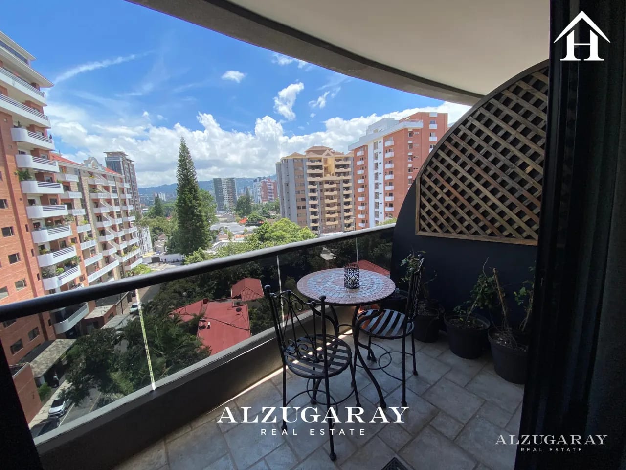 Apartamento Amueblado Z.10 | 2 Hab. | Altos de Santa Clara — Apartamento en Alquiler en Zona 10, Guatemala, Ciudad — foto 5 de 13