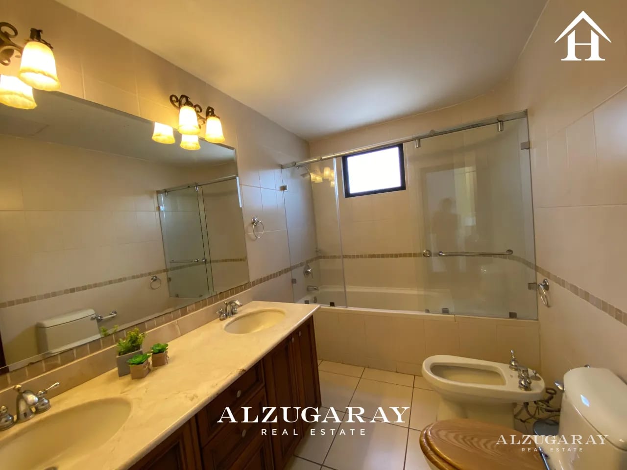 Apartamento Amueblado Z.10 | 2 Hab. | Altos de Santa Clara — Apartamento en Alquiler en Zona 10, Guatemala, Ciudad — foto 12 de 13