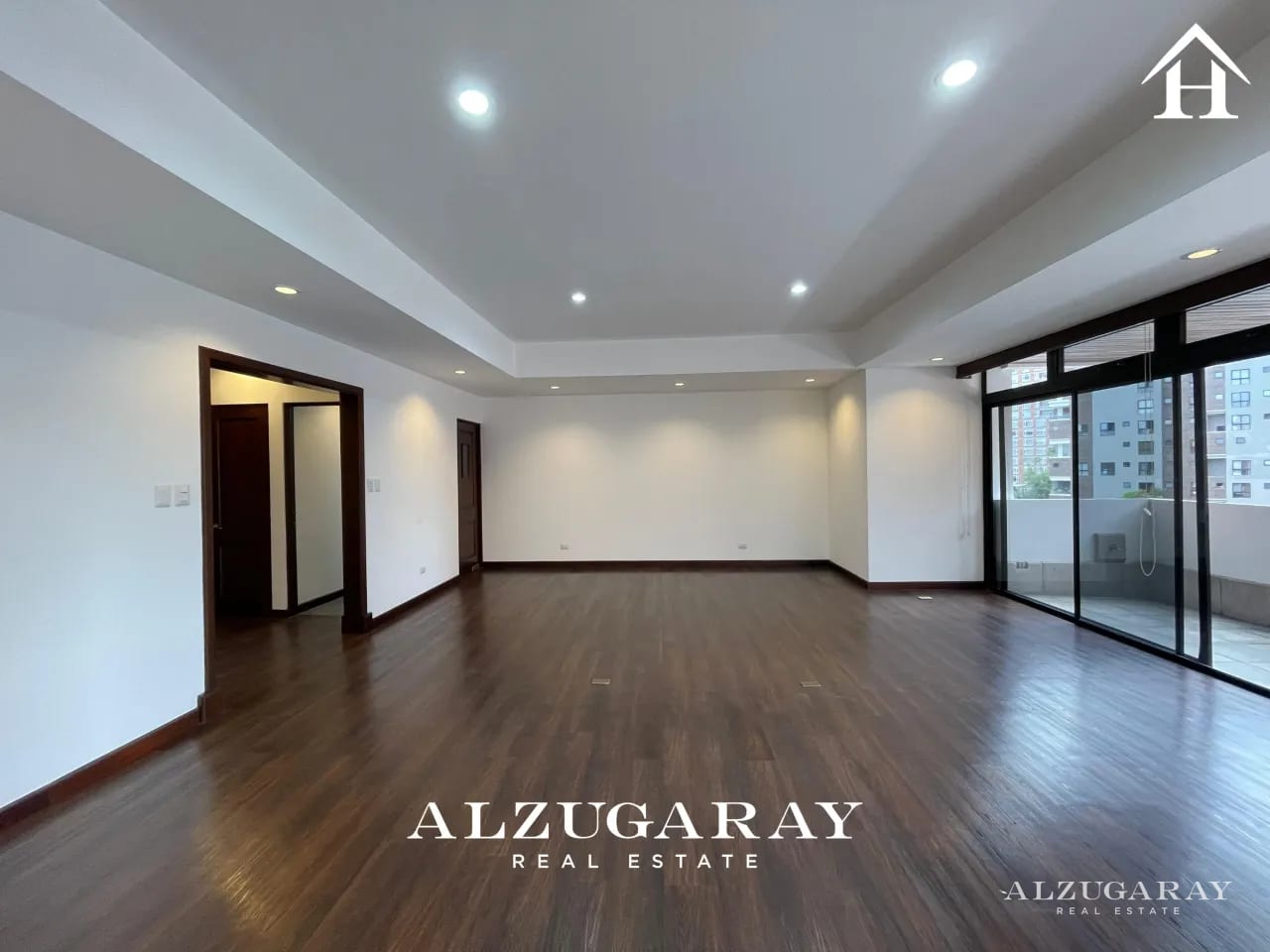 Apartamento en Renta | 2 Hab. | Edificio Zona 14 — Apartamento en Alquiler en Zona 14, Guatemala, Ciudad — foto 1 de 12