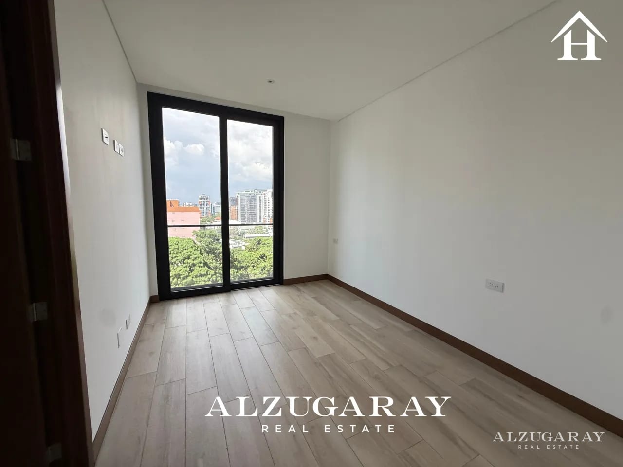 Apartamento en Renta | 3 Hab. | Ferre Diez Z.10 — Apartamento en Alquiler en Ferré Diez, Zona 10, Guatemala, Ciudad — foto 8 de 11