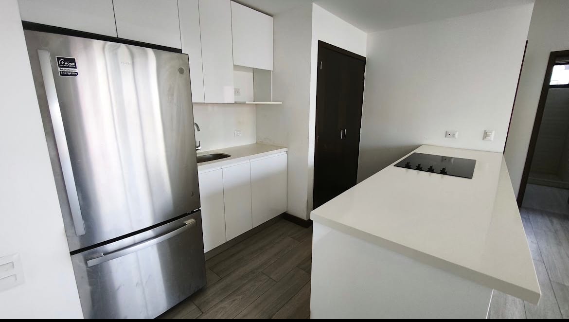 APARTAMENTO RENTA ZONA 14, EDIFIC IO NOVUS, 86 MTS2 , 2 DORMITORIOS, 2 PARQUEOS , BODEGA $1,300 + iva)(NO SE ACEPTA MASCOTA) AMENIDADES BUSINESS CENTER, ÁREA SOCIAL, PISCINA, GIMNASIO — Apartamento en Alquiler en Zona 14, Guatemala, Ciudad — foto 10 de 17