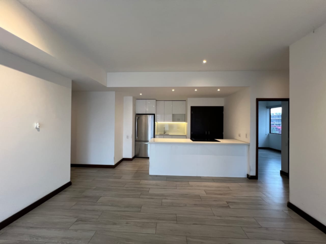 APARTAMENTO RENTA ZONA 14, EDIFIC IO NOVUS, 86 MTS2 , 2 DORMITORIOS, 2 PARQUEOS , BODEGA $1,300 + iva)(NO SE ACEPTA MASCOTA) AMENIDADES BUSINESS CENTER, ÁREA SOCIAL, PISCINA, GIMNASIO — Apartamento en Alquiler en Zona 14, Guatemala, Ciudad — foto 1 de 17