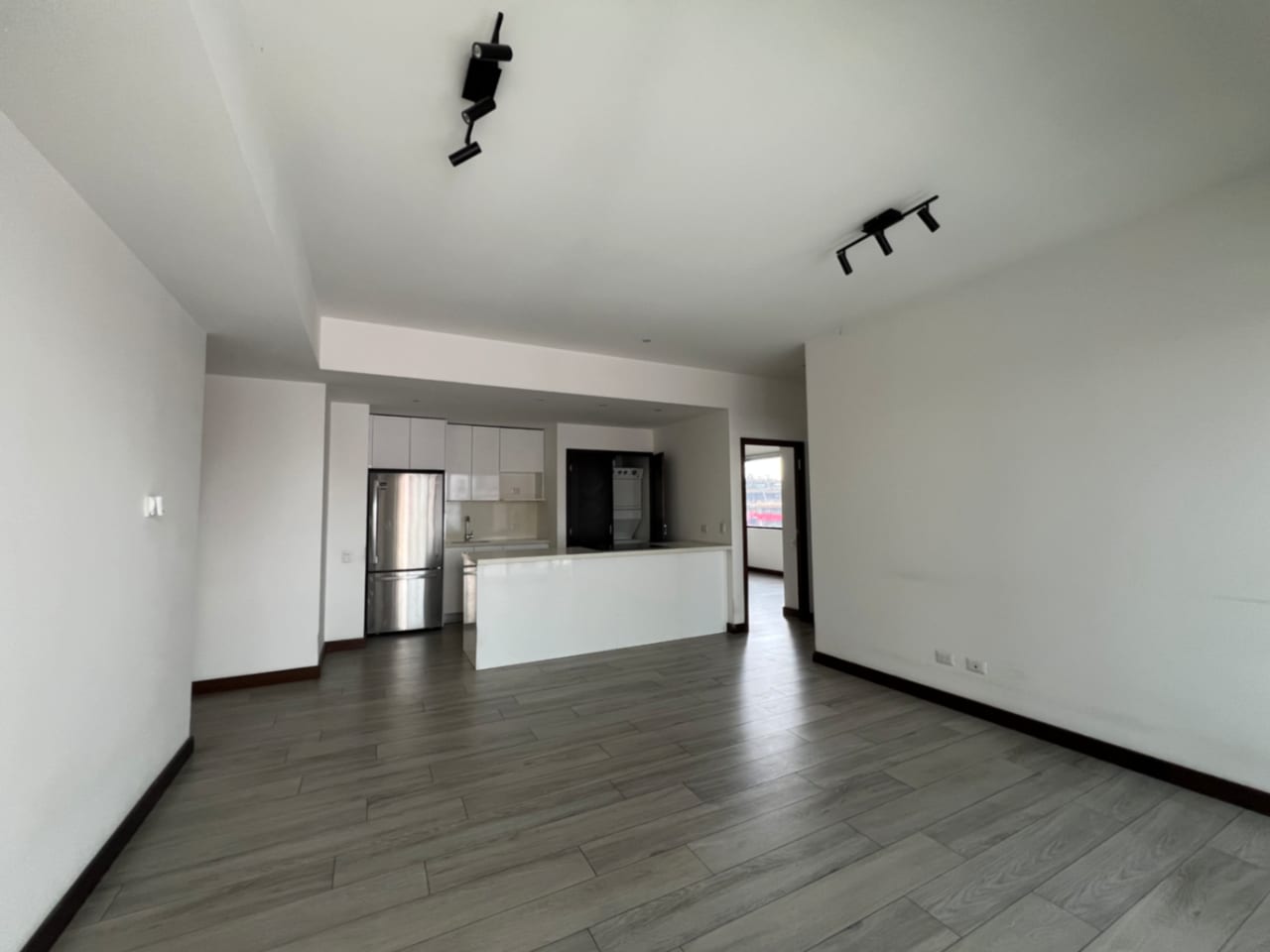 APARTAMENTO RENTA ZONA 14, EDIFIC IO NOVUS, 86 MTS2 , 2 DORMITORIOS, 2 PARQUEOS , BODEGA $1,300 + iva)(NO SE ACEPTA MASCOTA) AMENIDADES BUSINESS CENTER, ÁREA SOCIAL, PISCINA, GIMNASIO — Apartamento en Alquiler en Zona 14, Guatemala, Ciudad — foto 17 de 17