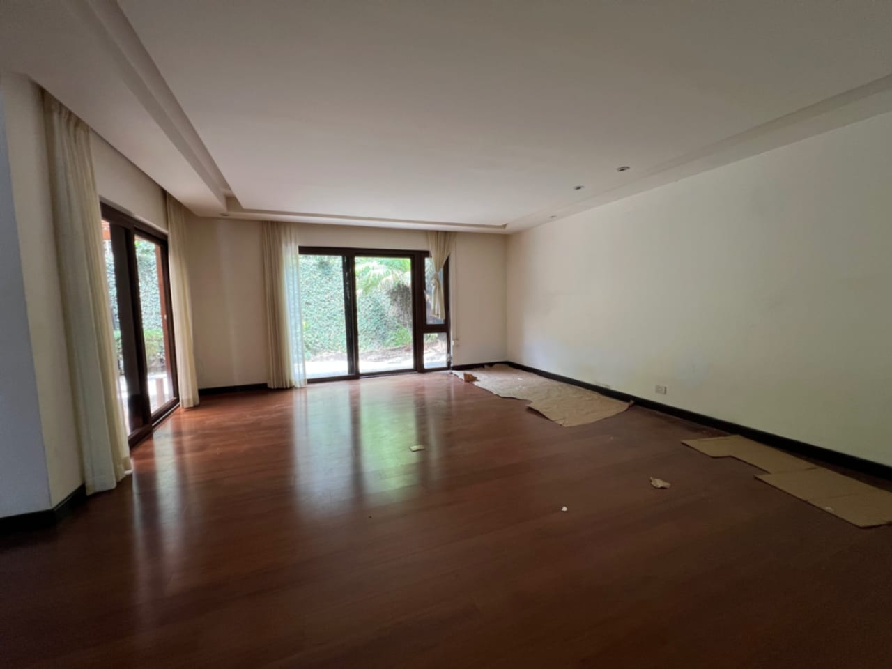 Casa Renta Condominio Exclusivo la Joya Zona 10, 430 MTS2, 4 Dormitorios $4,500 Dólares Más Iva — Casa en Alquiler en Zona 10, Guatemala, Ciudad — foto 2 de 17