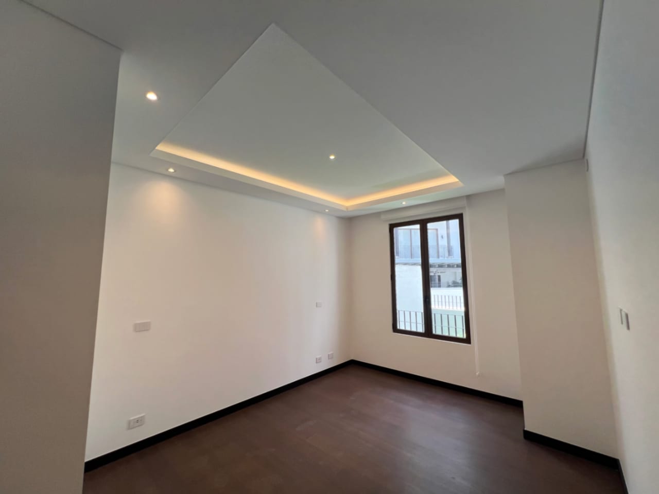 NOGALES DE CAYALÁ ZONA 16, APARTAMENTO NUEVO CON JARDÍN 3 DORMITORIOS VENTA Y/O RENTA 160 MTS2 APTO + 50 MTS JARDÍN + 4 PARQUEOS VENTA $850,000 RENTA $3,250 — Apartamento en Alquiler en Zona 16, Guatemala, Ciudad — foto 4 de 9