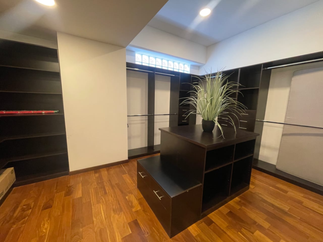 ZONA 14, APARTAMENTO VENTA 240 MTS2, 2 DORMITORIOS, 2 PARQUEOS $520,000 — Apartamento en Venta en Zona 14, Guatemala, Ciudad — foto 4 de 12
