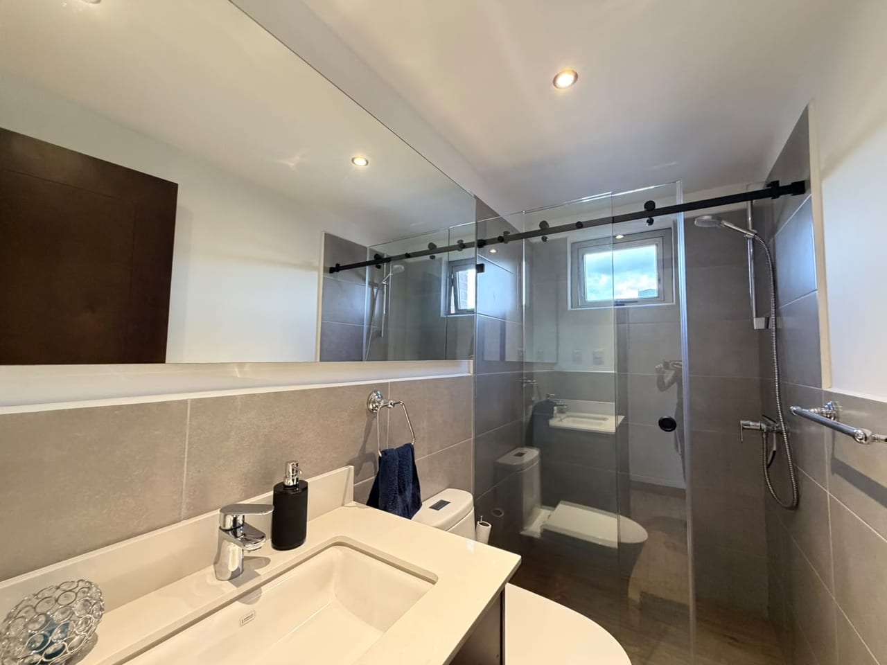 Apartamento Venta Zona 10, Casalini Diagonal 94 MTS2 - E Dormitorios — Apartamento en Venta en Zona 10, Guatemala, Ciudad — foto 6 de 8