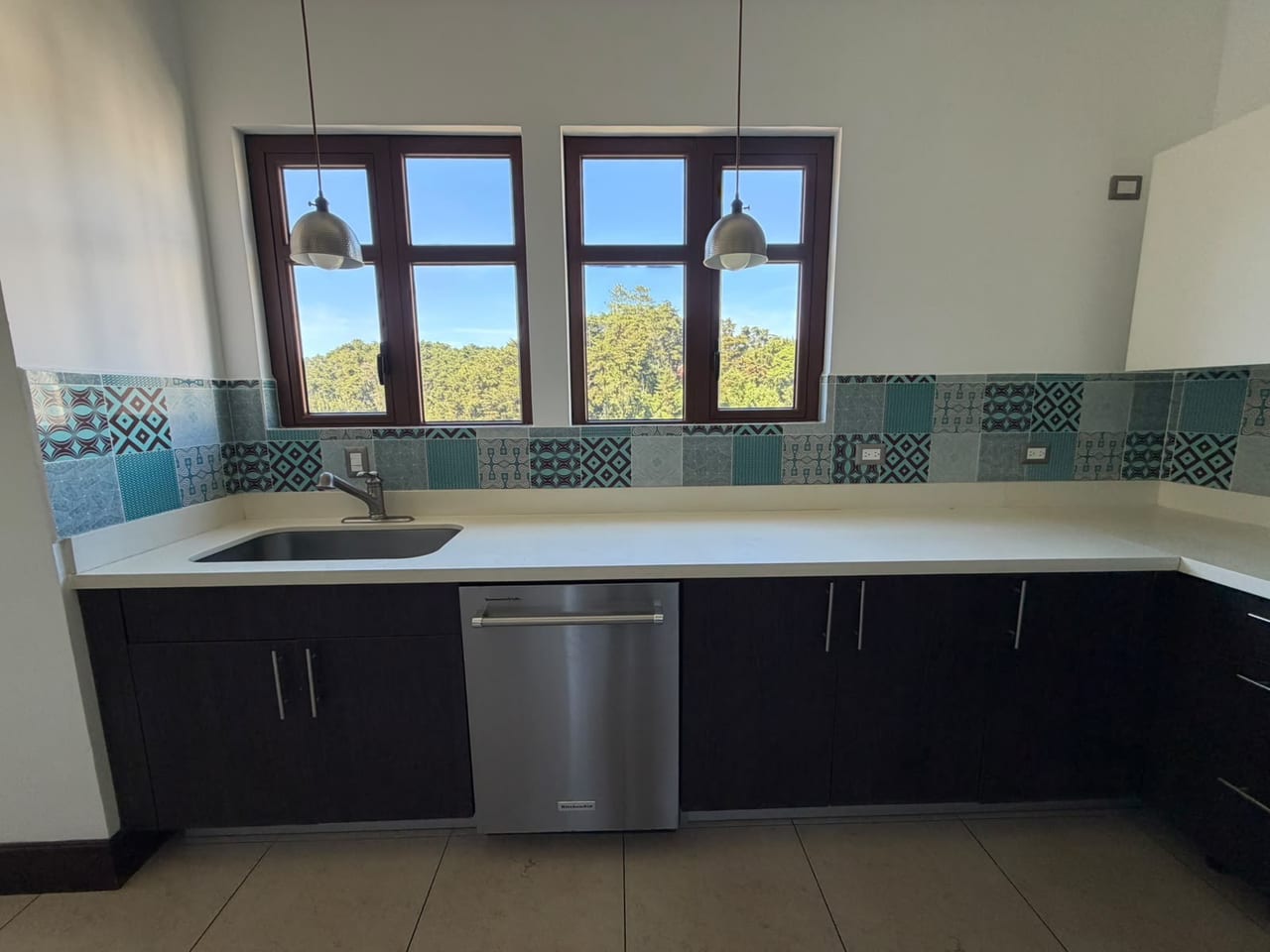 Apartamento Albereda de la Española 286MTS2 Dorm Servicio 2 Parqueos) — Apartamento en Alquiler en Muxbal, Guatemala, Ciudad — foto 10 de 16