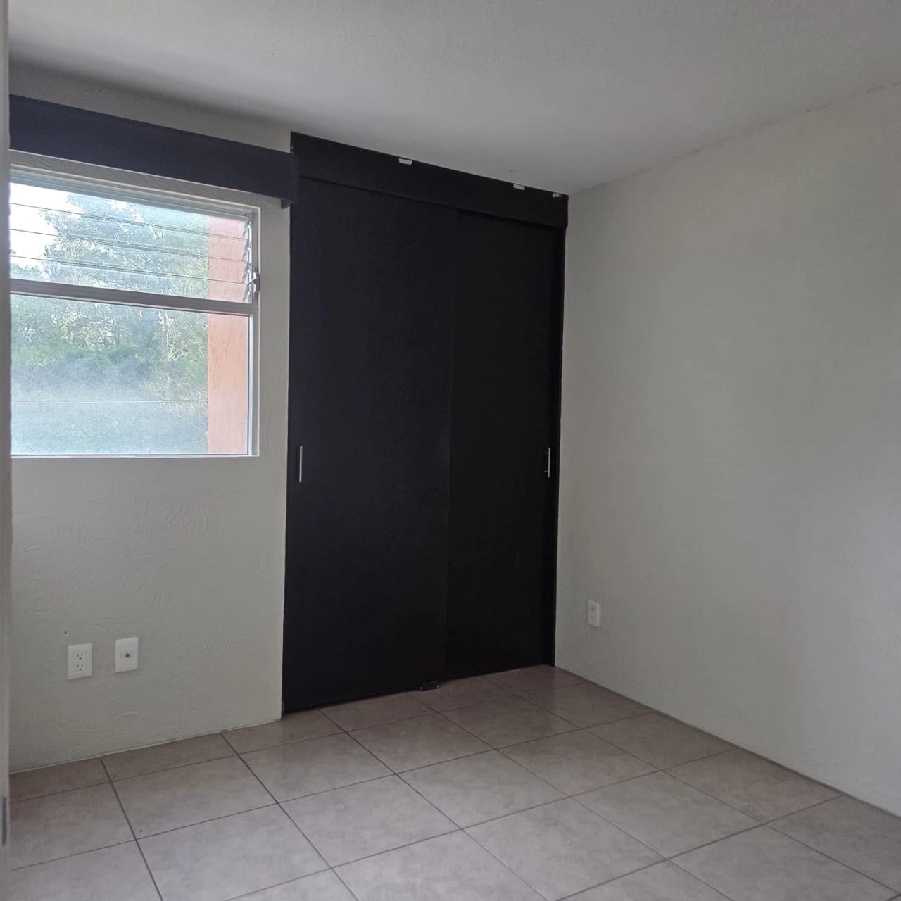Apartamento en Renta El Refugio San Rafael Zona 18 — Apartamento en Alquiler en Zona 18, Guatemala, Ciudad — foto 3 de 11