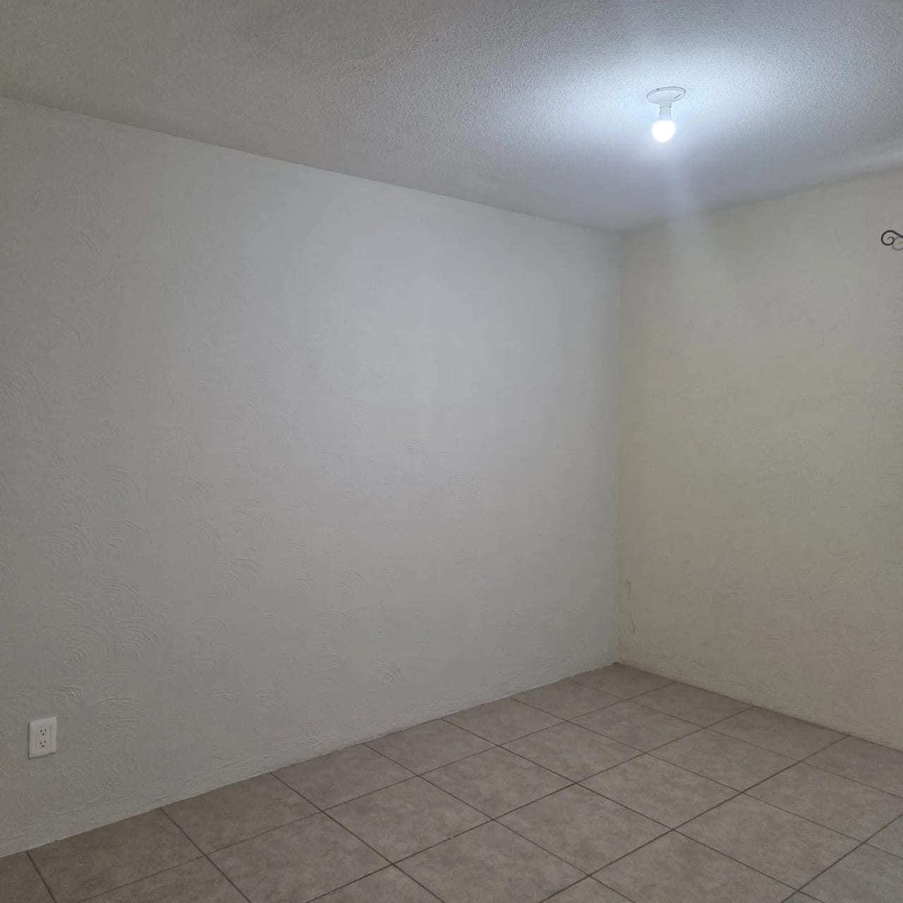 Apartamento en Renta El Refugio San Rafael Zona 18 — Apartamento en Alquiler en Zona 18, Guatemala, Ciudad — foto 4 de 11