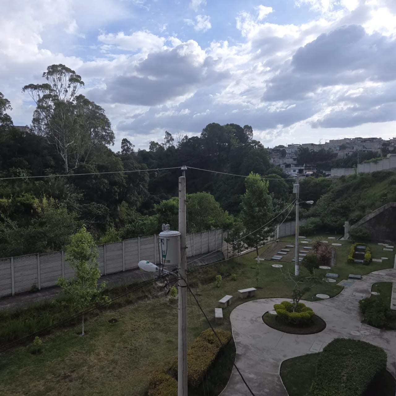 Apartamento en Renta El Refugio San Rafael Zona 18 — Apartamento en Alquiler en Zona 18, Guatemala, Ciudad — foto 10 de 11