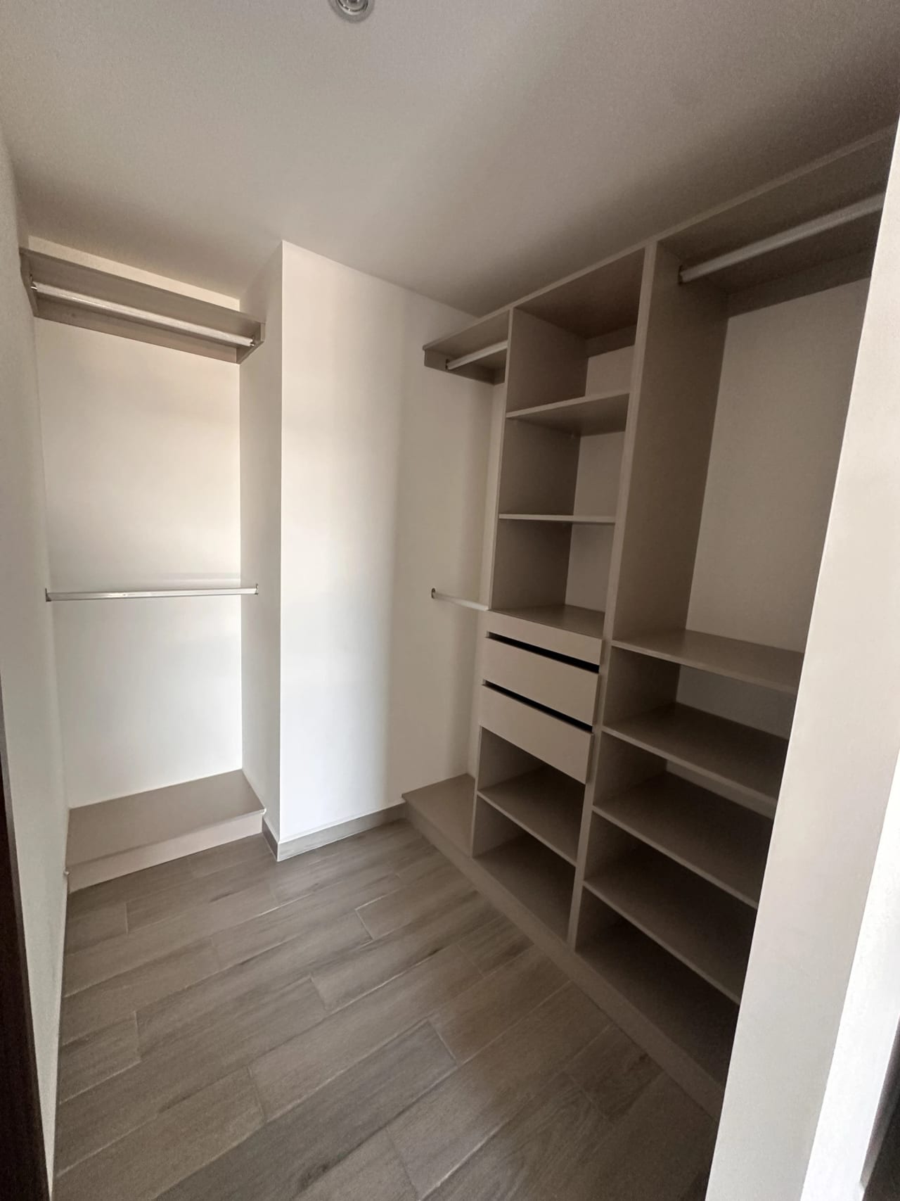 invierta en apartamento de 3 habitaciones zona 10 — Apartamento en Venta en Parque 10, Zona 10, Guatemala, Ciudad — foto 12 de 17
