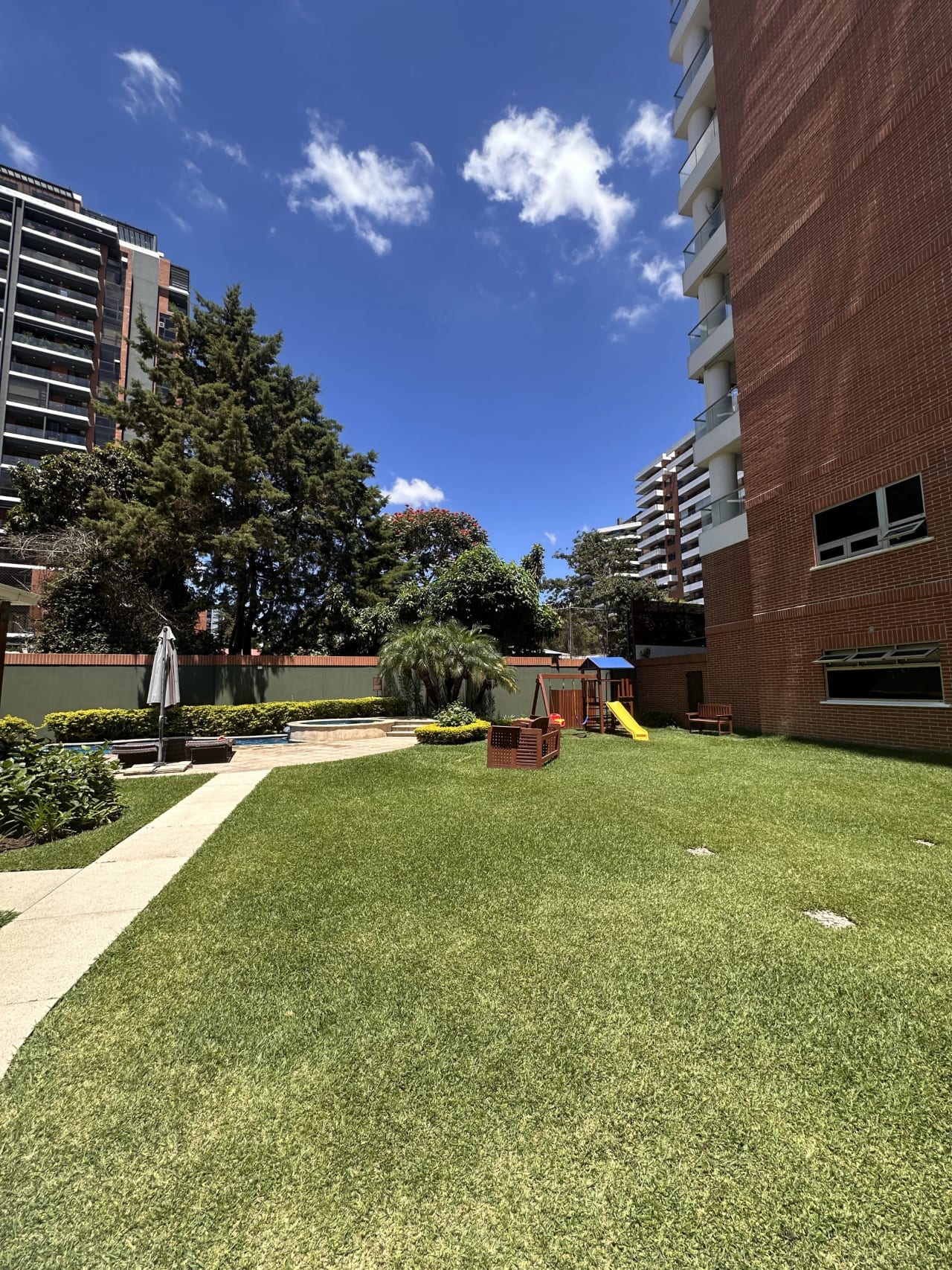 Amplio Apartamento en Venta Zona 14 a una Cuadra de las Americas — Apartamento en Venta en Akoya, Zona 14, Guatemala, Ciudad — foto 7 de 17