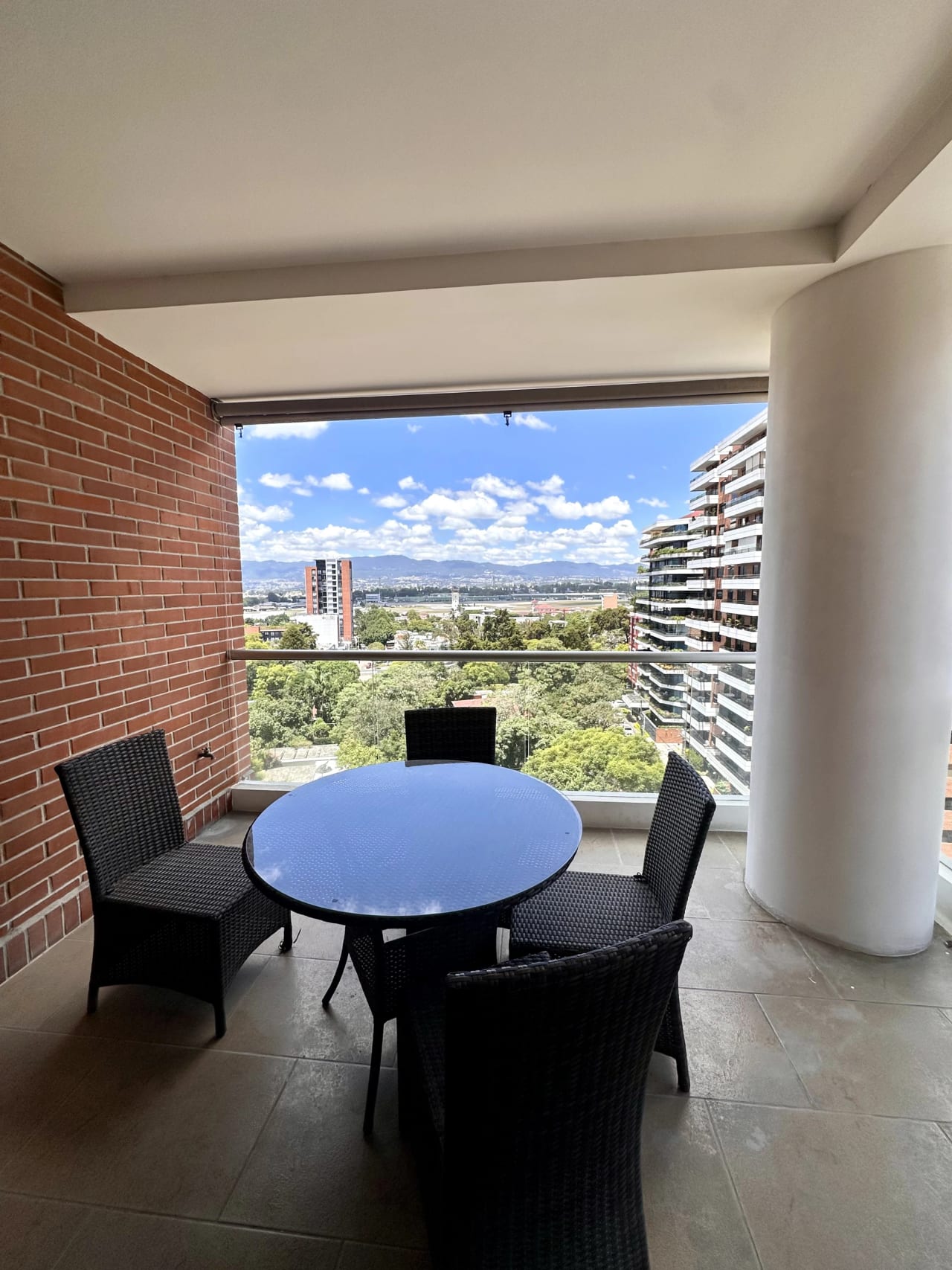 Amplio Apartamento en Venta Zona 14 a una Cuadra de las Americas — Apartamento en Venta en Akoya, Zona 14, Guatemala, Ciudad — foto 11 de 17