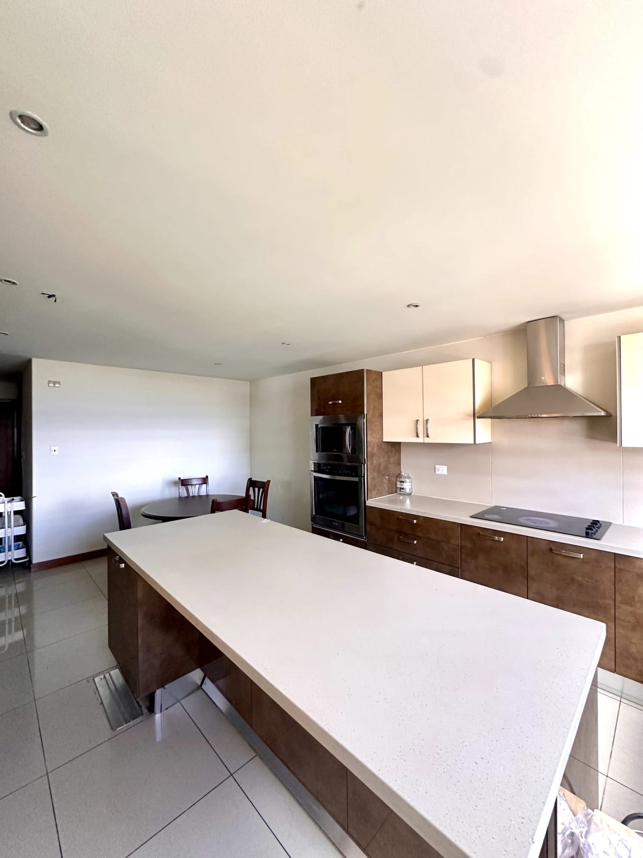 Amplio Apartamento en Venta Zona 14 a una Cuadra de las Americas — Apartamento en Venta en Akoya, Zona 14, Guatemala, Ciudad — foto 12 de 17