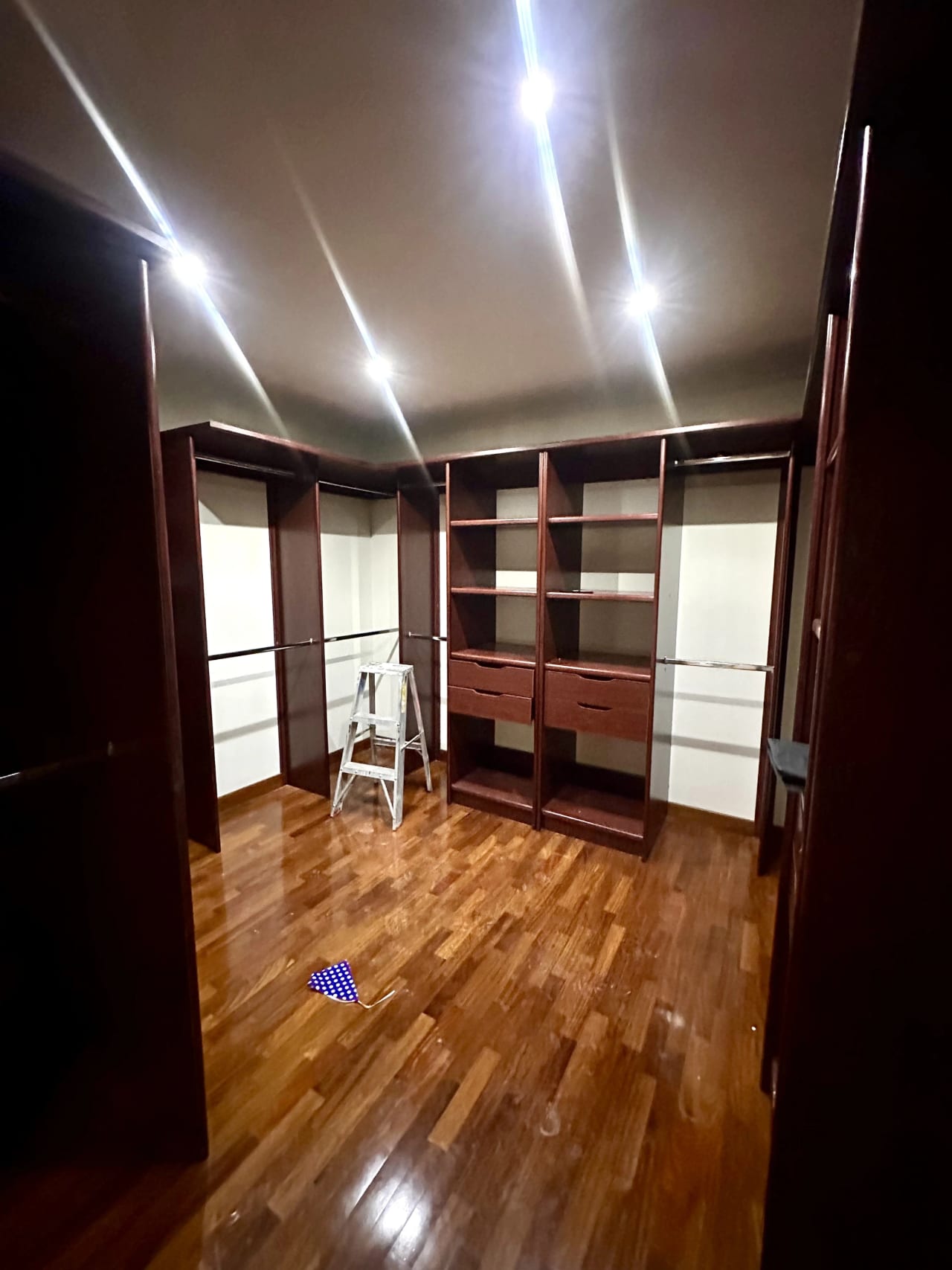 Amplio Apartamento en Venta Zona 14 a una Cuadra de las Americas — Apartamento en Venta en Akoya, Zona 14, Guatemala, Ciudad — foto 16 de 17