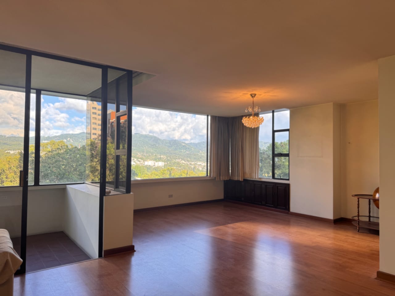 ALQUILER apartamento Villa Vistana Zona 14 — Apartamento en Alquiler en Villa Vistana, Zona 14, Guatemala, Ciudad — foto 1 de 13