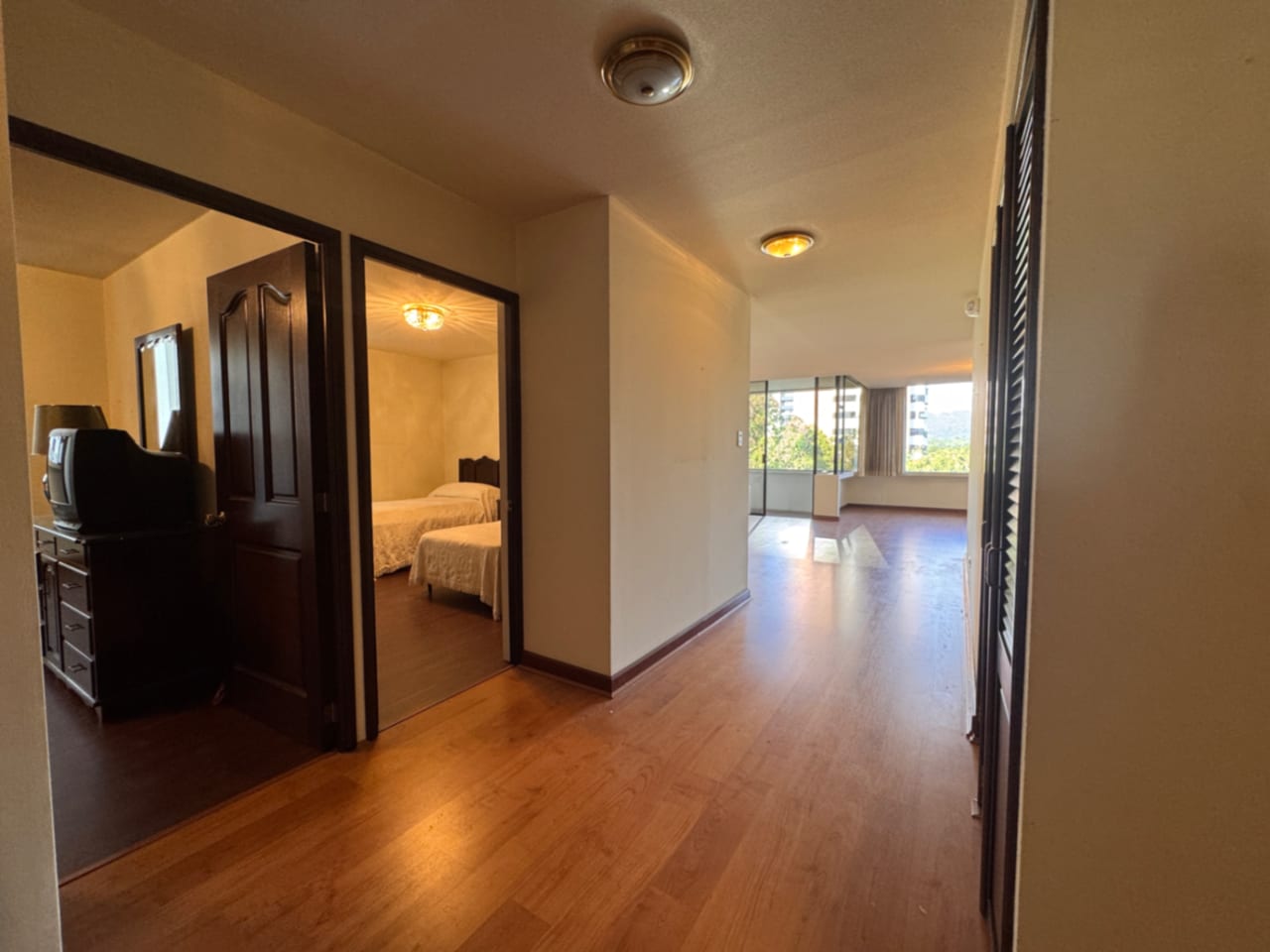 ALQUILER apartamento Villa Vistana Zona 14 — Apartamento en Alquiler en Villa Vistana, Zona 14, Guatemala, Ciudad — foto 4 de 13