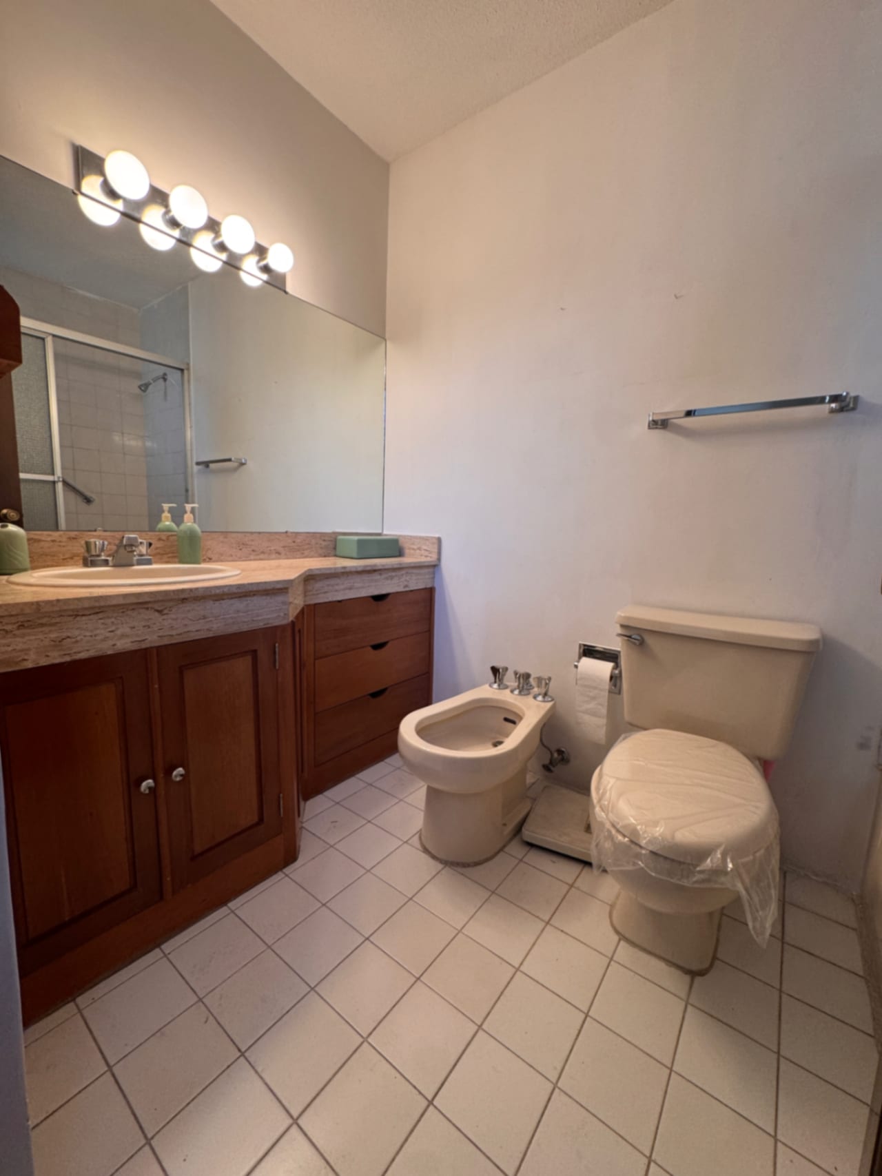 ALQUILER apartamento Villa Vistana Zona 14 — Apartamento en Alquiler en Villa Vistana, Zona 14, Guatemala, Ciudad — foto 10 de 13