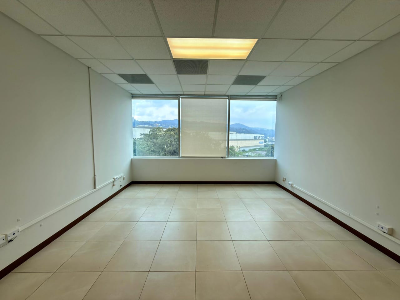Alquilo oficina en Zona Pradera zona 10 — Apartamento en Alquiler en Zona 10, Guatemala, Ciudad — foto 7 de 13