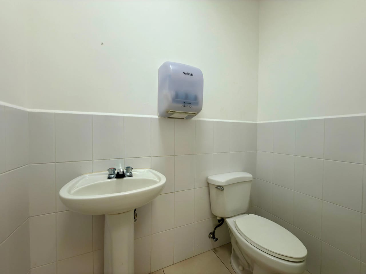 Alquilo oficina en Zona Pradera zona 10 — Apartamento en Alquiler en Zona 10, Guatemala, Ciudad — foto 9 de 13