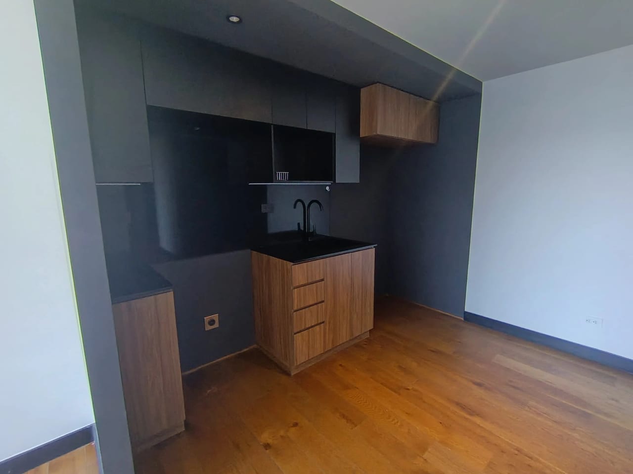 Vendo apartamento en Villa Mariscal zona 11 - Image 2