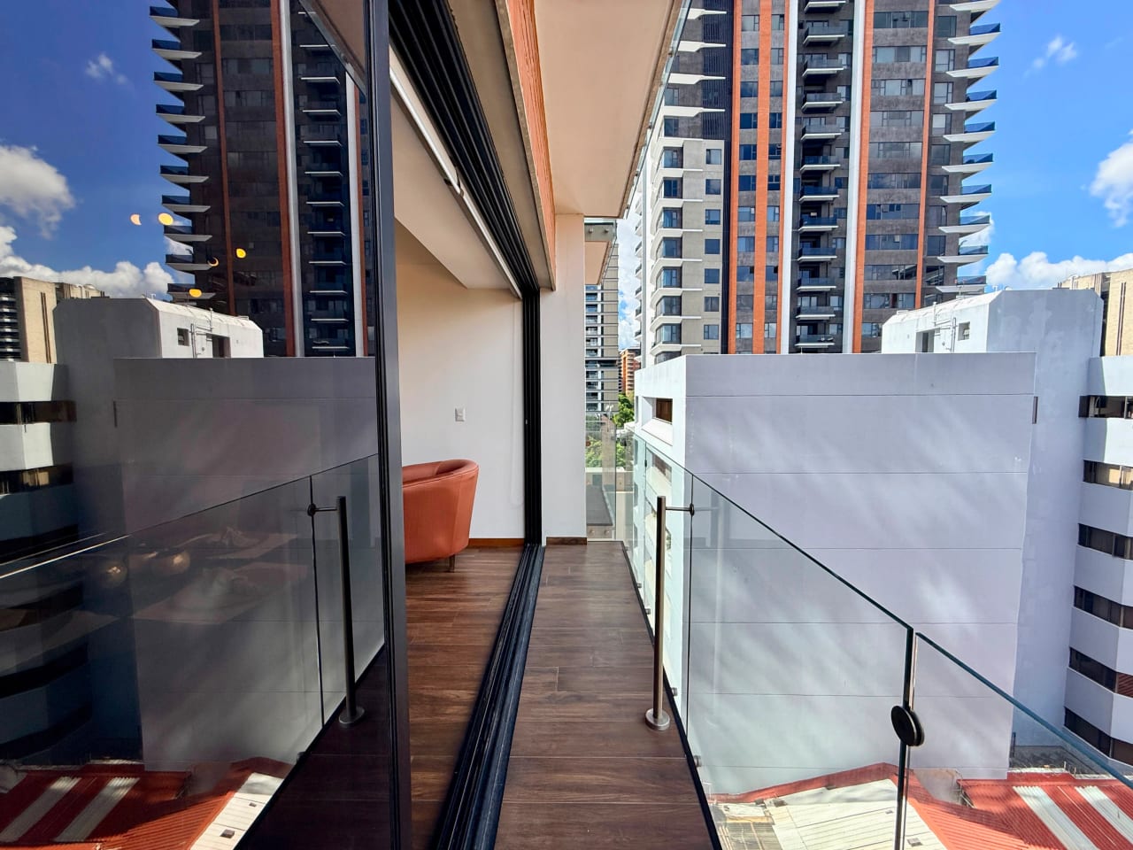 Vendo apartamento en Casa Clara zona 10 — Apartamento en Venta en Zona 10, Guatemala, Ciudad — foto 4 de 17