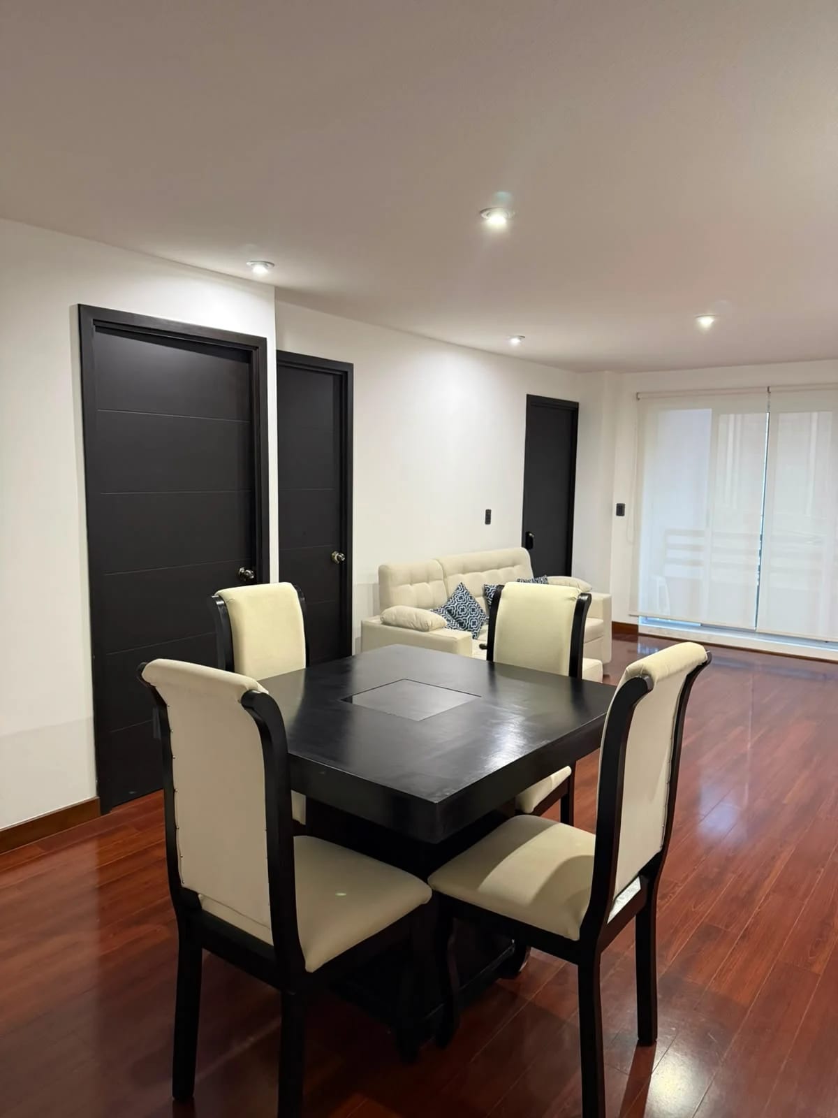 Apartamento en alquiler en edifcio Bosques de Euskadi zona 16 — Apartamento en Alquiler en Zona 16, Guatemala, Ciudad — foto 4 de 15