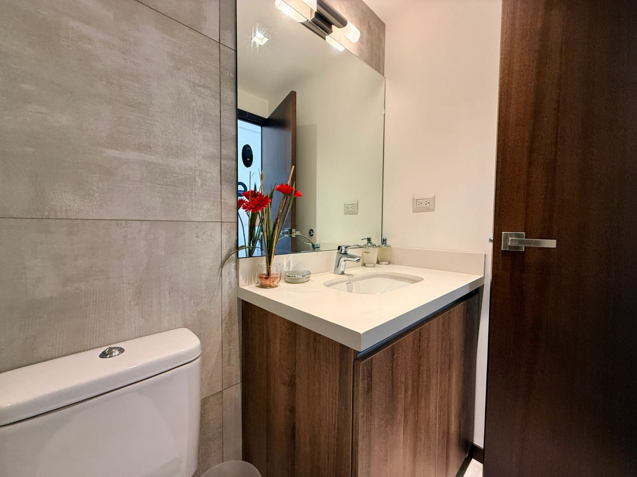Apartamento amueblado en alquiler en Casa Clara zona 10 — Apartamento en Alquiler en Zona 10, Guatemala, Ciudad — foto 12 de 17