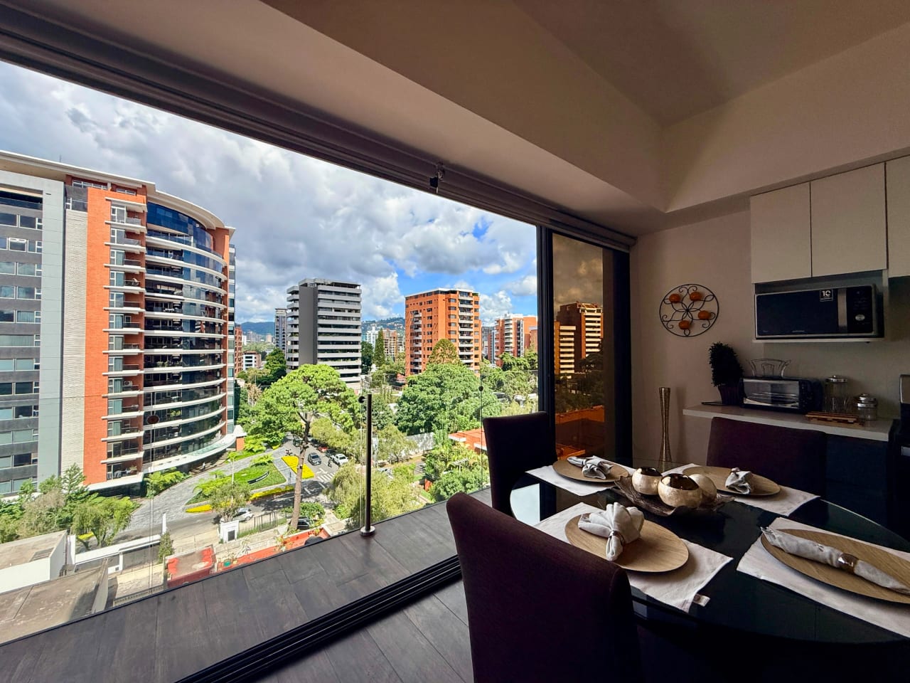Apartamento en venta en Casa Clara zona 10 — Apartamento en Venta en Zona 10, Guatemala, Ciudad — foto 2 de 17