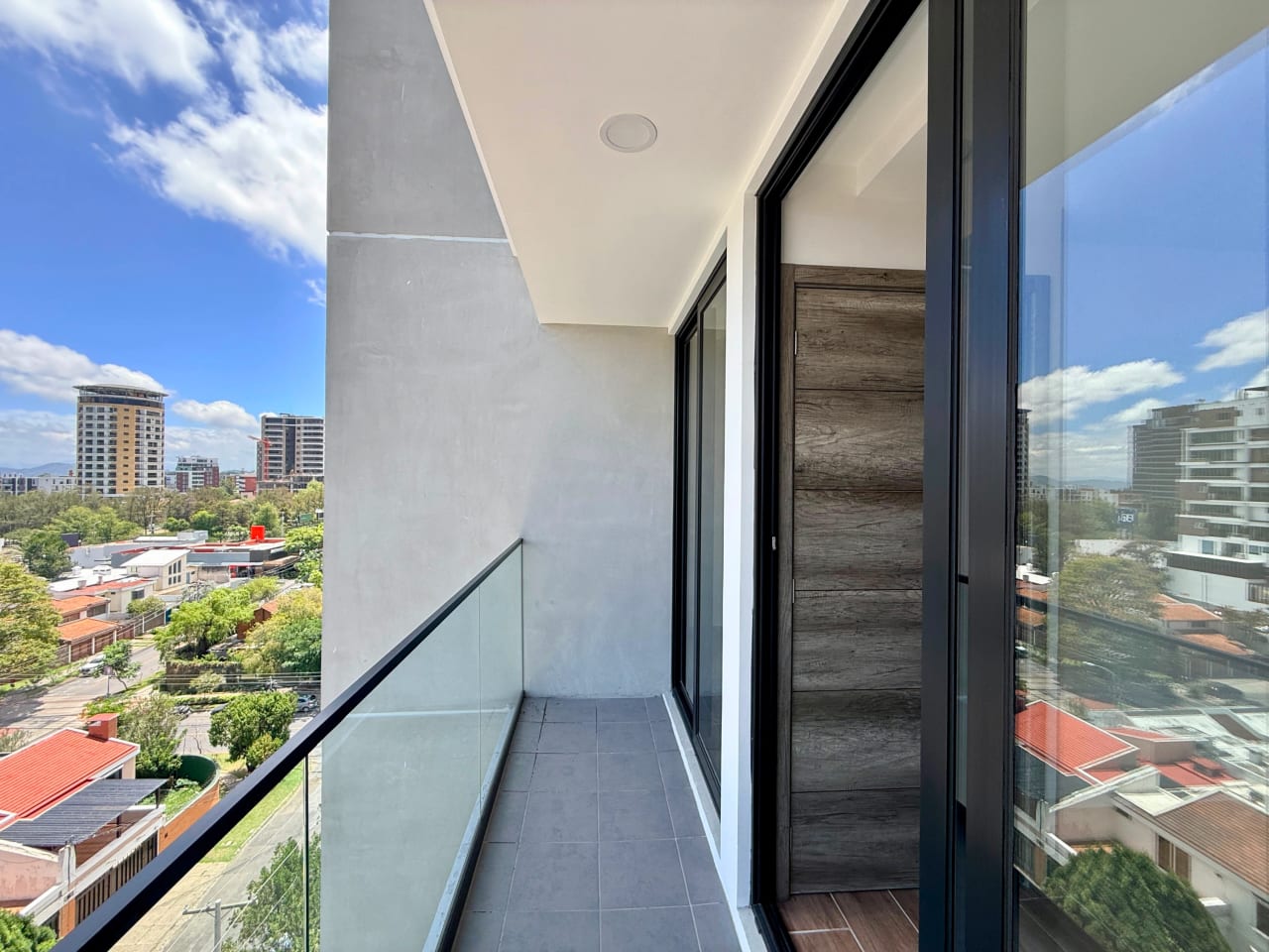 Apartamento en alquiler en edifcio Kiintea zona 15 — Apartamento en Alquiler en Zona 15, Guatemala, Ciudad — foto 2 de 16