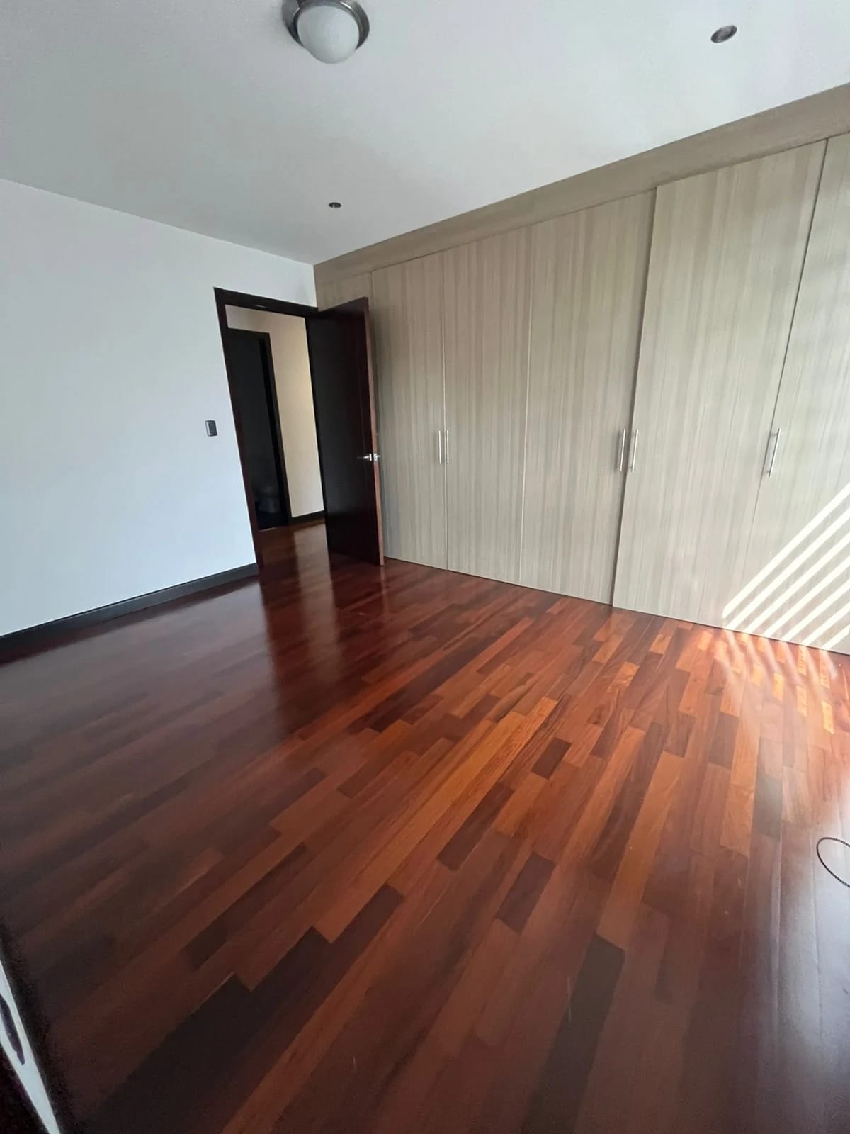 Apartamento en alquiler en Midori zona 15 — Apartamento en Alquiler en Zona 15, Guatemala, Ciudad — foto 5 de 10