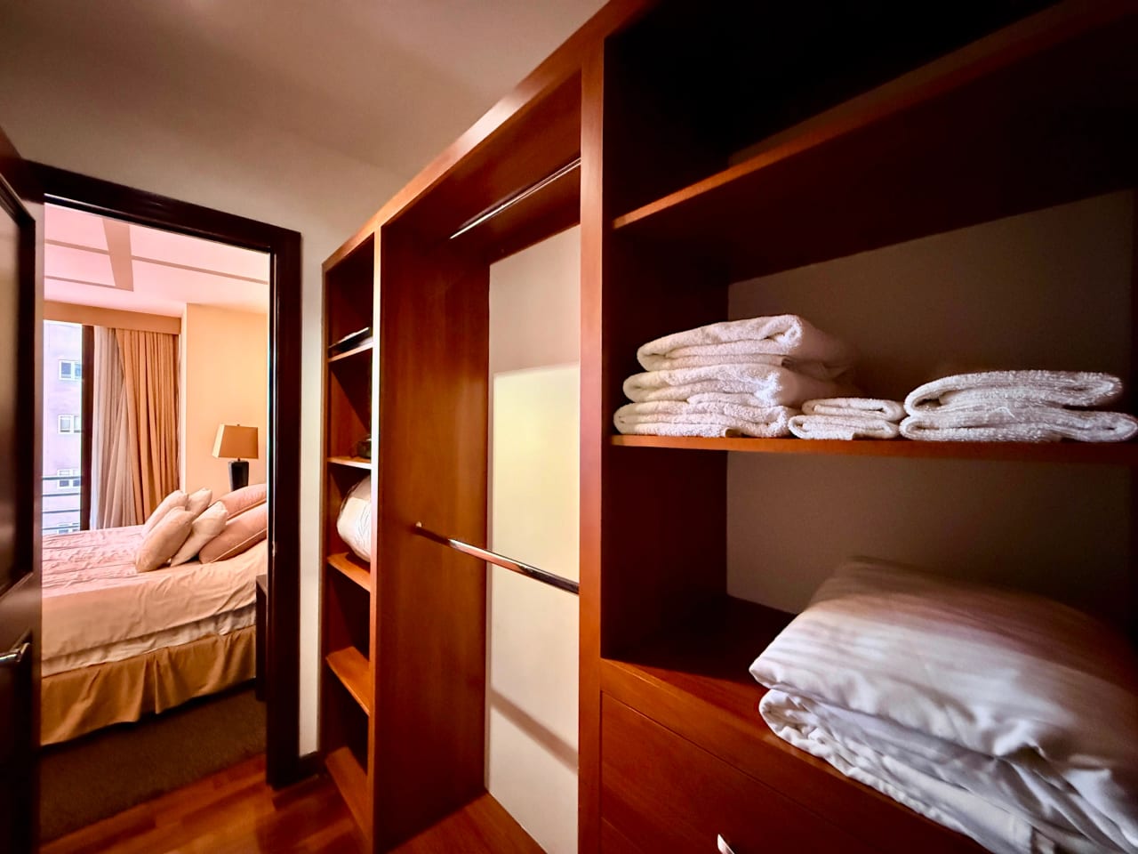 Apartamento amueblado en alquiler enm edificio Casa Rialto zona 14 — Apartamento en Alquiler en Zona 14, Guatemala, Ciudad — foto 13 de 17