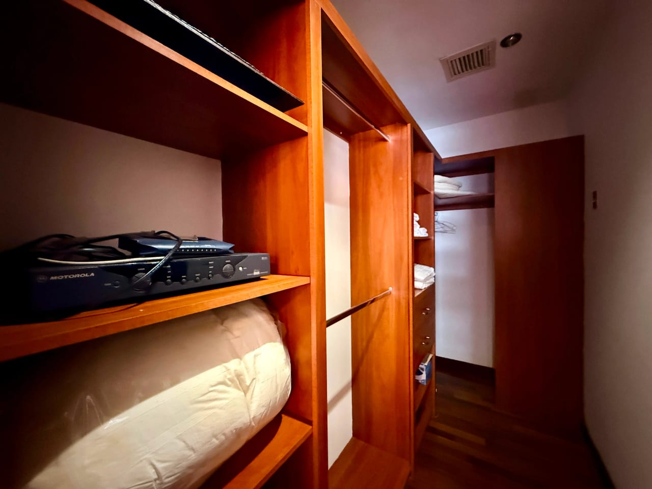 Apartamento amueblado en alquiler enm edificio Casa Rialto zona 14 — Apartamento en Alquiler en Zona 14, Guatemala, Ciudad — foto 17 de 17