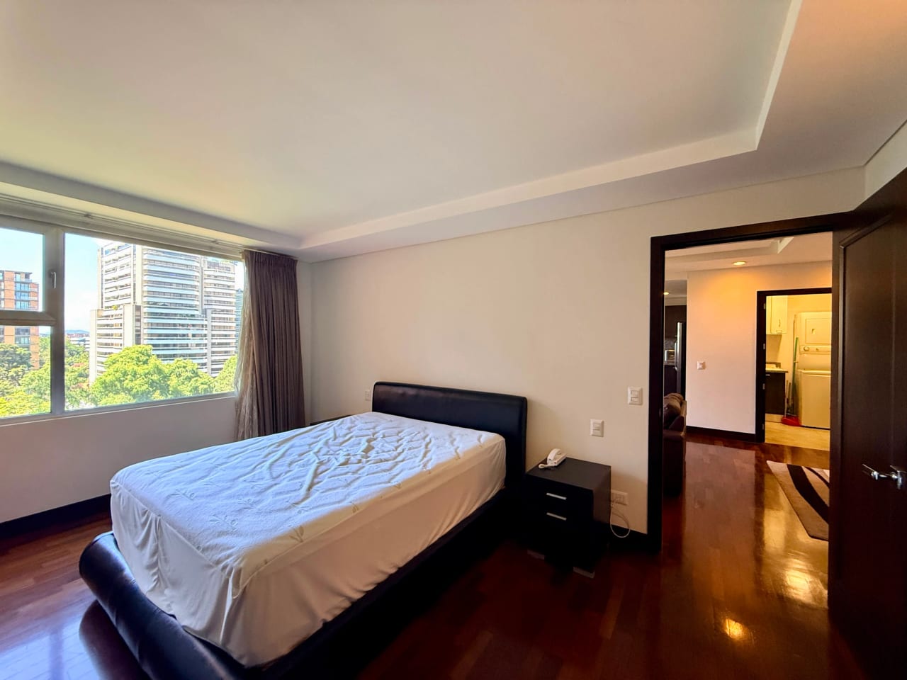 Apartamento amuebaldo en alquiler edifcio Santa Sofia zona 10 — Apartamento en Alquiler en Zona 10, Guatemala, Ciudad — foto 7 de 17